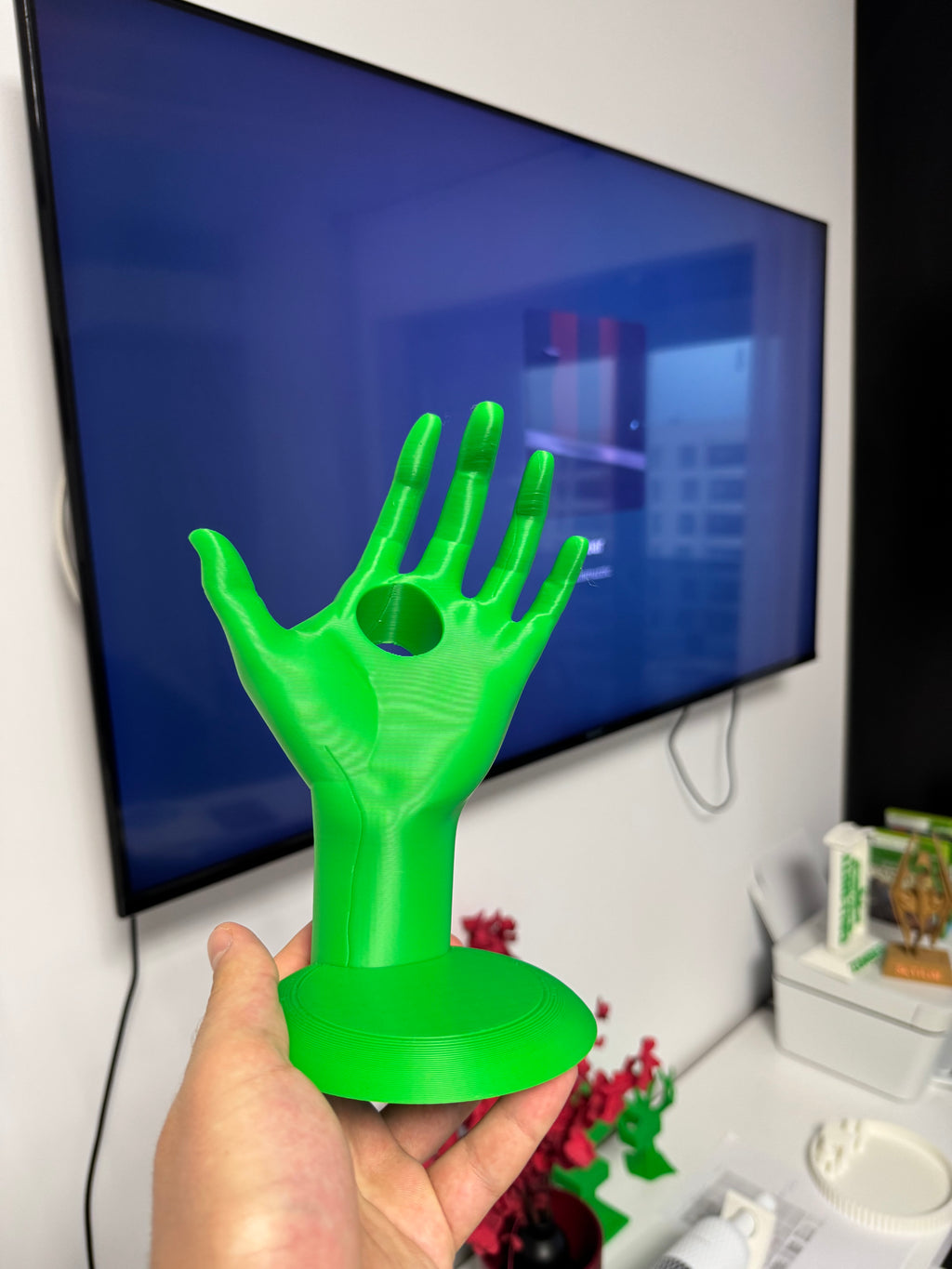 Wine Halter Hand – Elegant Floating Wine Bottle Holder