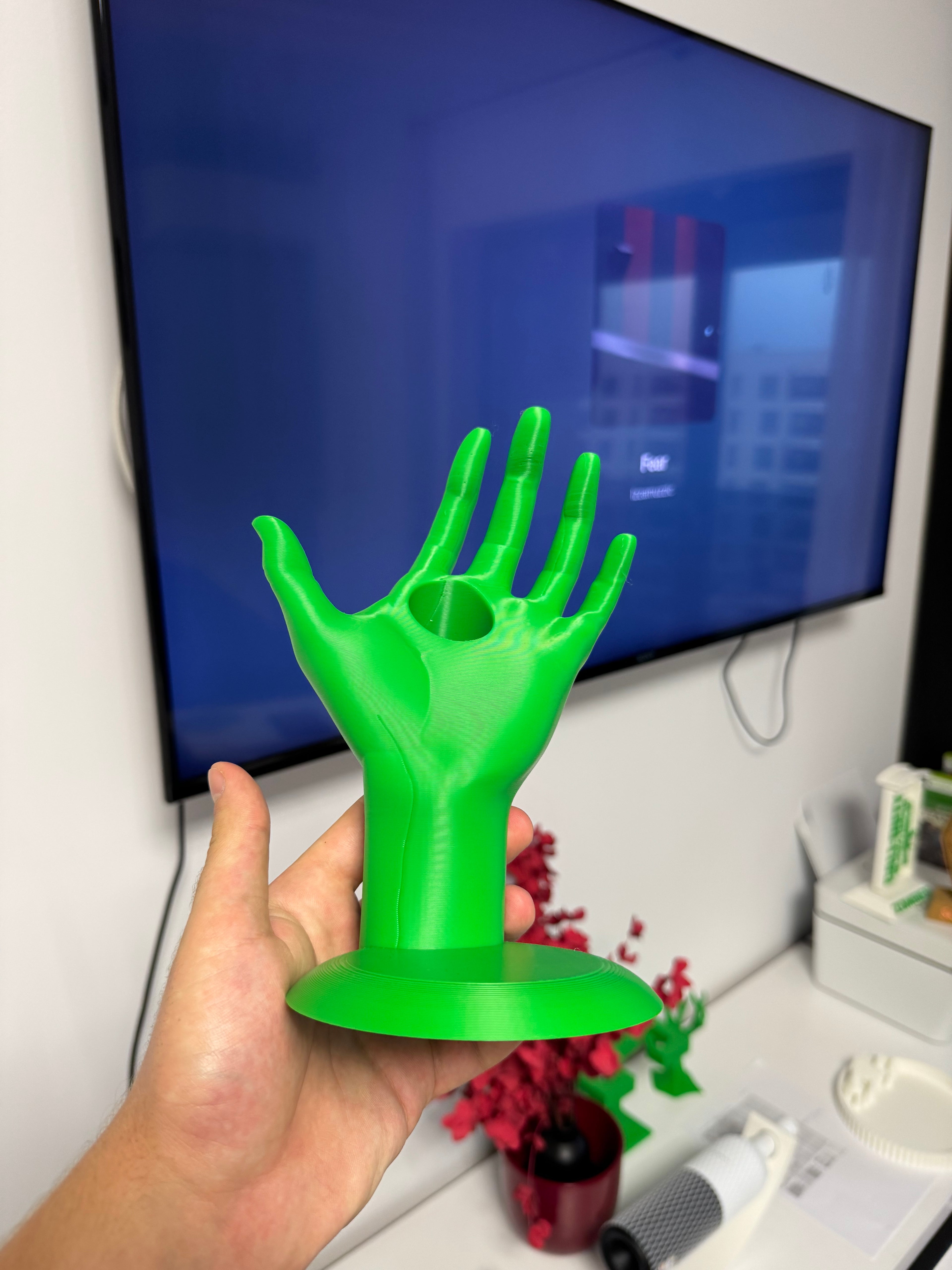 Wine Halter Hand – Elegant Floating Wine Bottle Holder