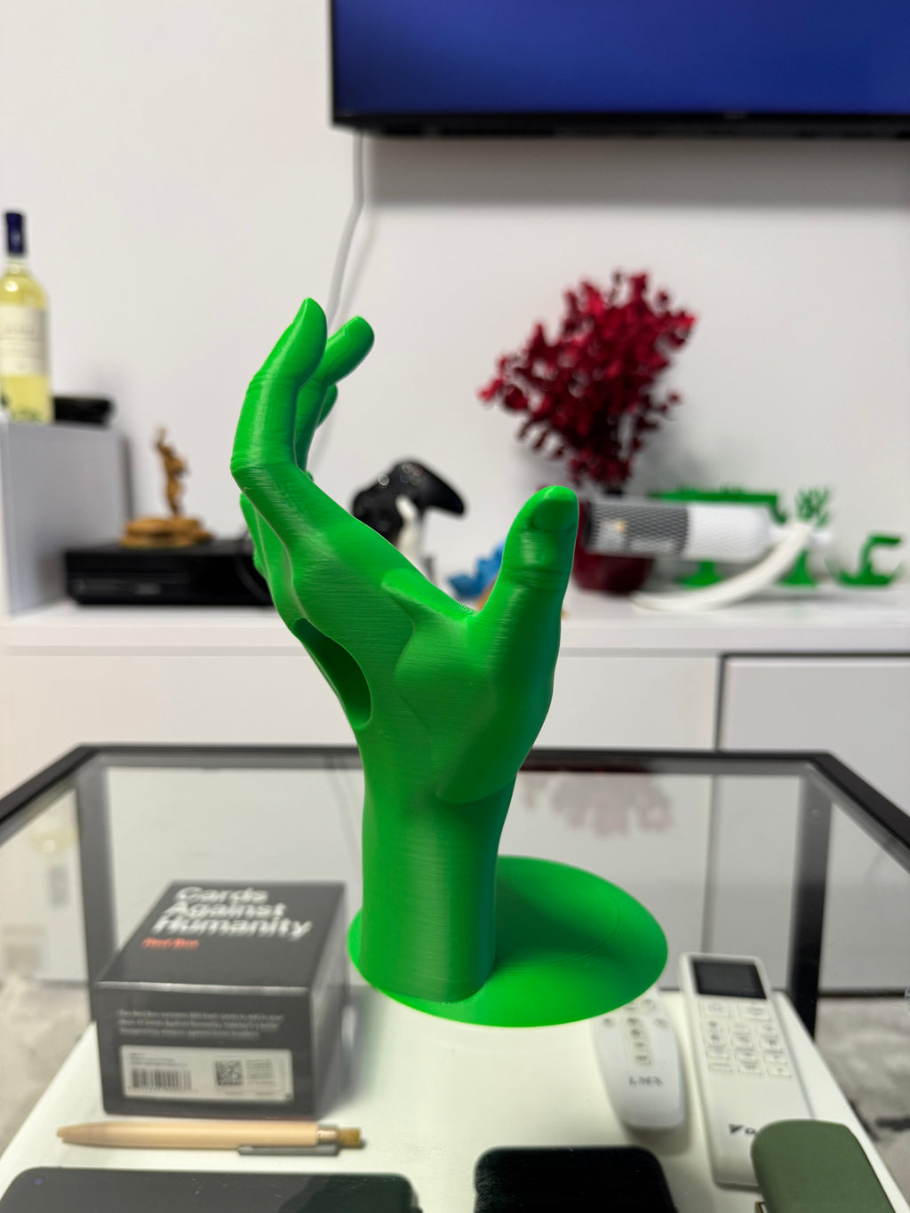 Wine Halter Hand – Elegant Floating Wine Bottle Holder