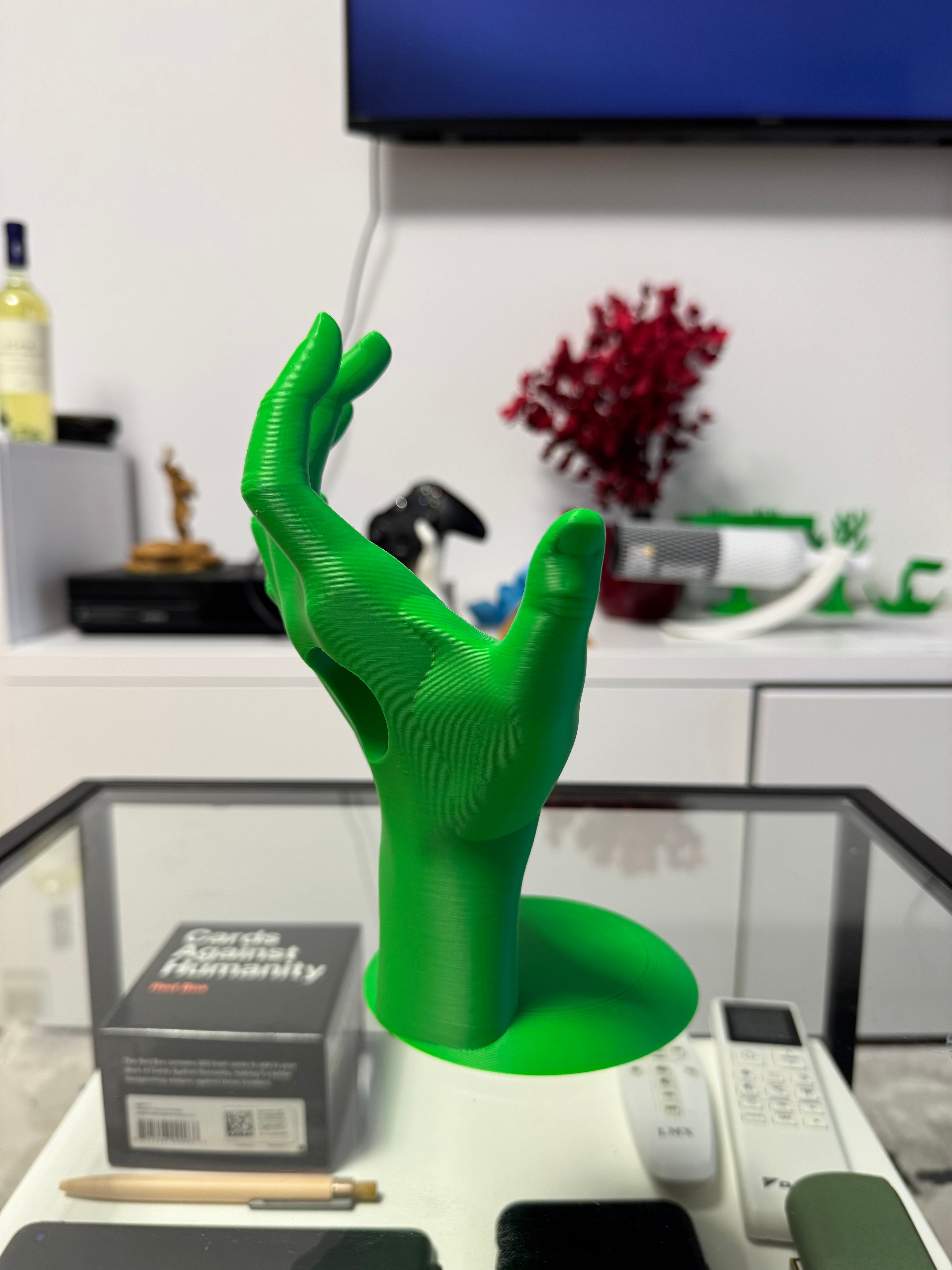 Wine Halter Hand – Elegant Floating Wine Bottle Holder