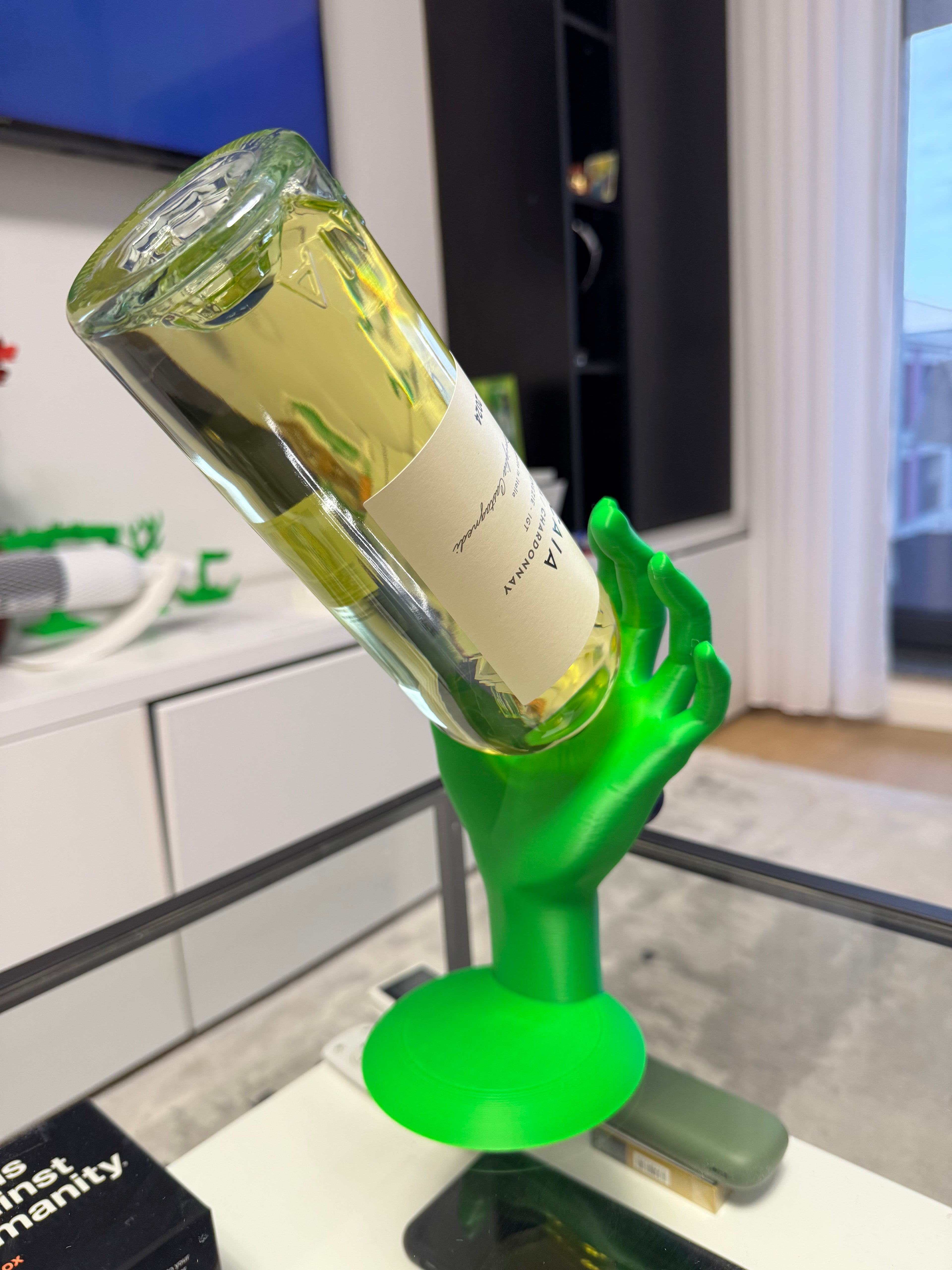 Wine Halter Hand – Elegant Floating Wine Bottle Holder