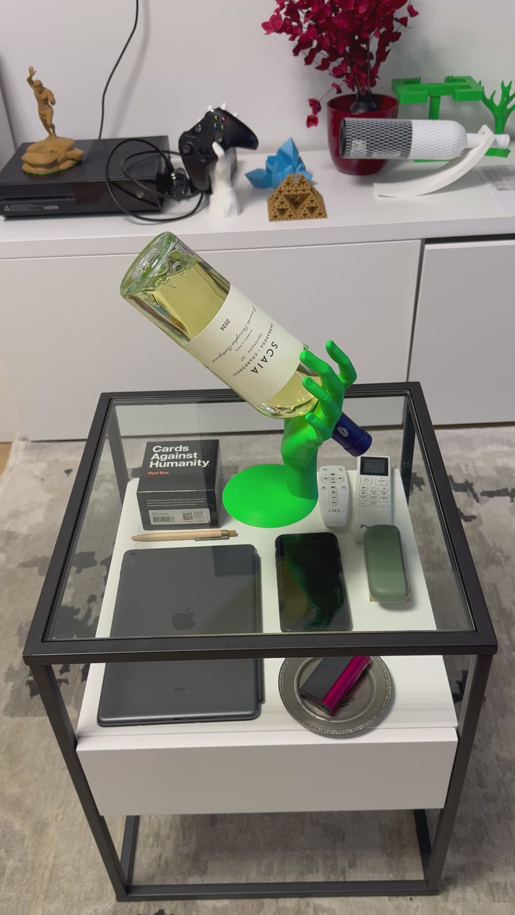 Wine Halter Hand – Elegant Floating Wine Bottle Holder